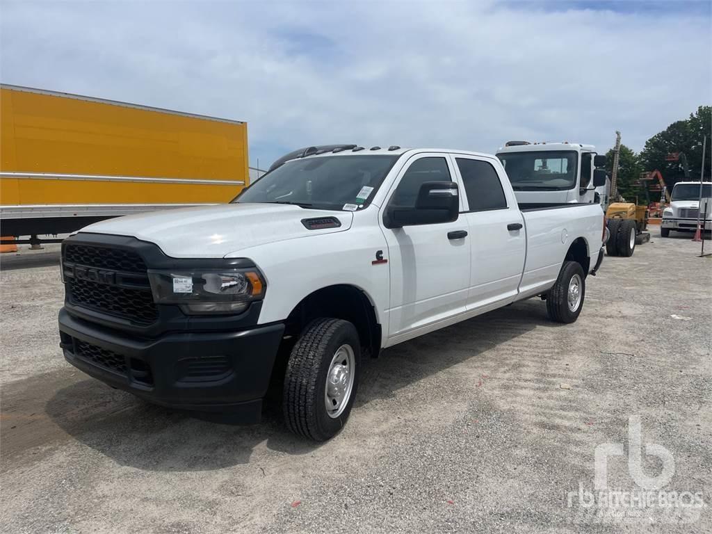 RAM 2500 Bestelwagens met open laadbak
