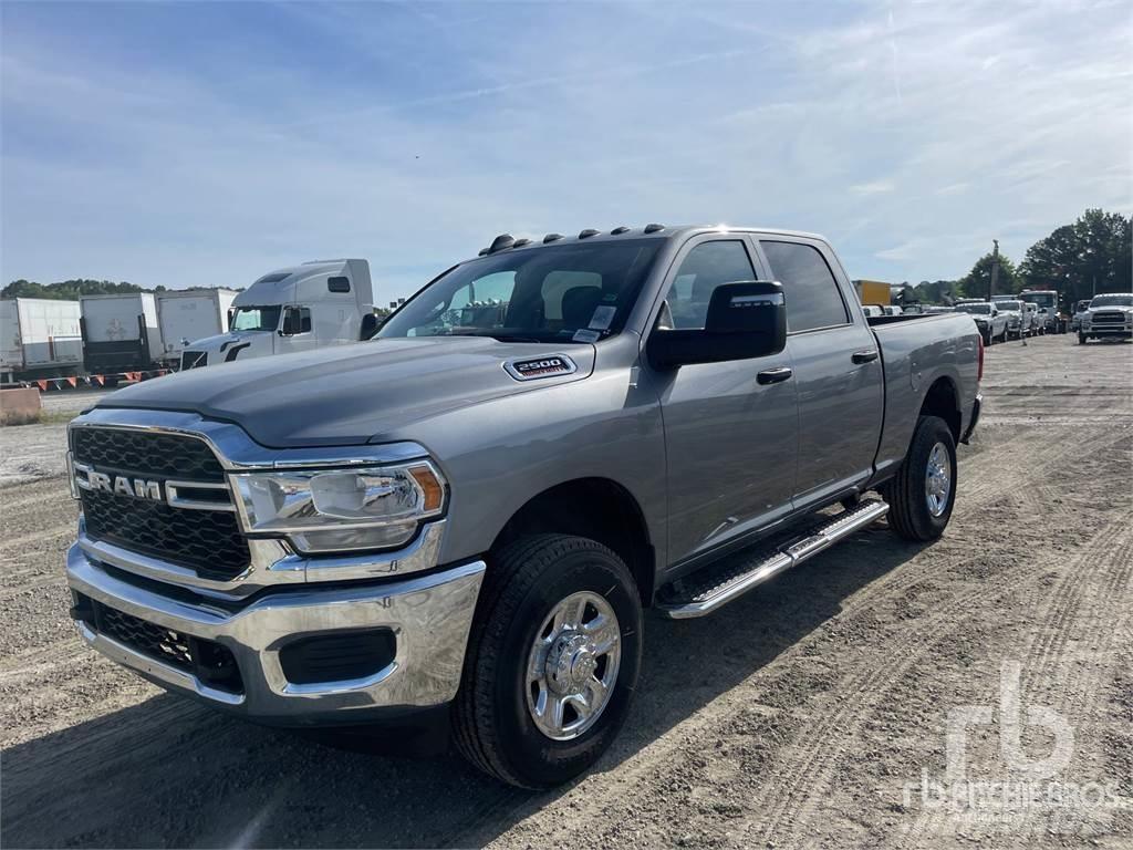 RAM 2500 Bestelwagens met open laadbak