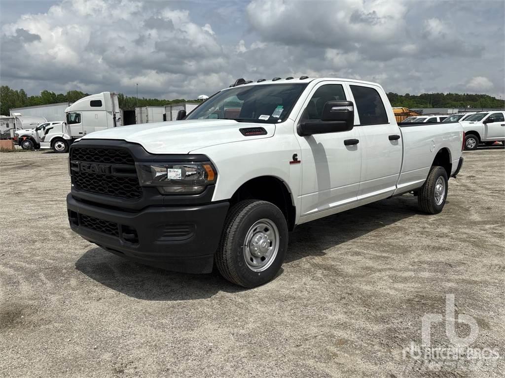 RAM 2500 Bestelwagens met open laadbak