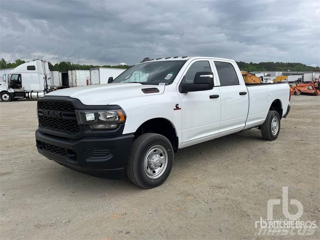 RAM 2500 Bestelwagens met open laadbak