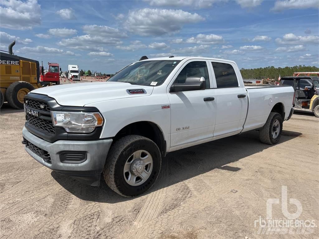 RAM 2500 Bestelwagens met open laadbak