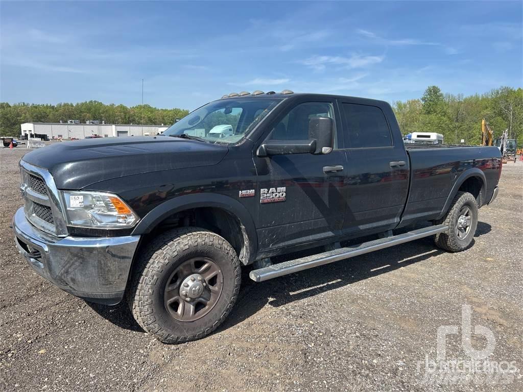 RAM 2500 Bestelwagens met open laadbak