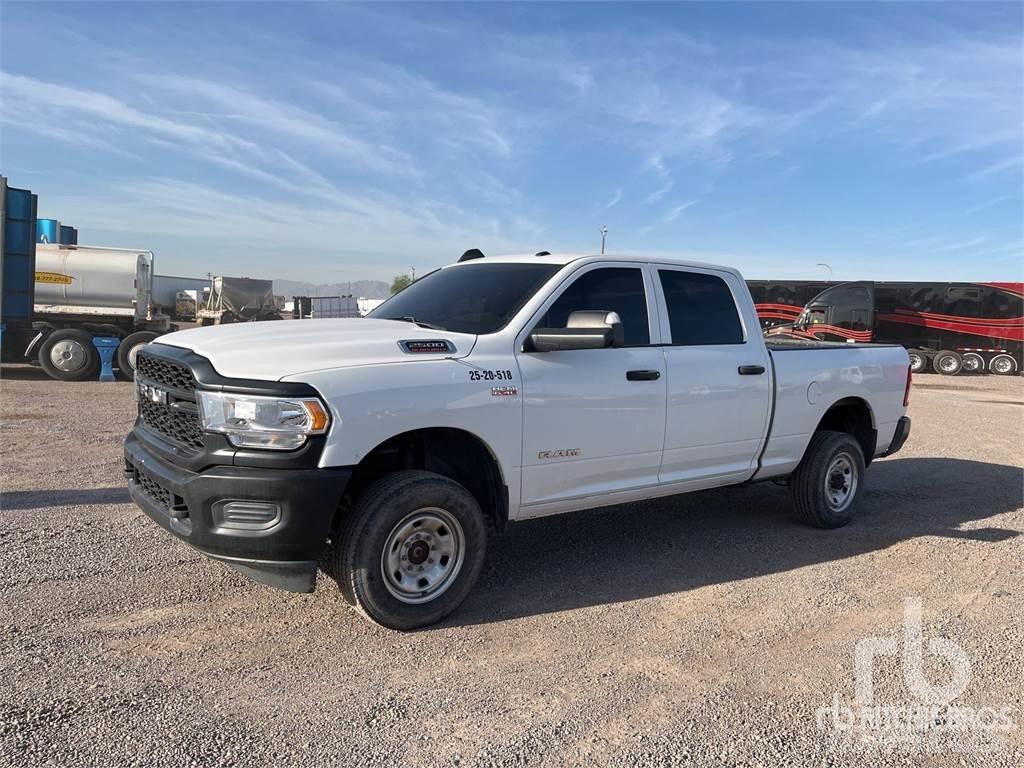 RAM 2500 Bestelwagens met open laadbak