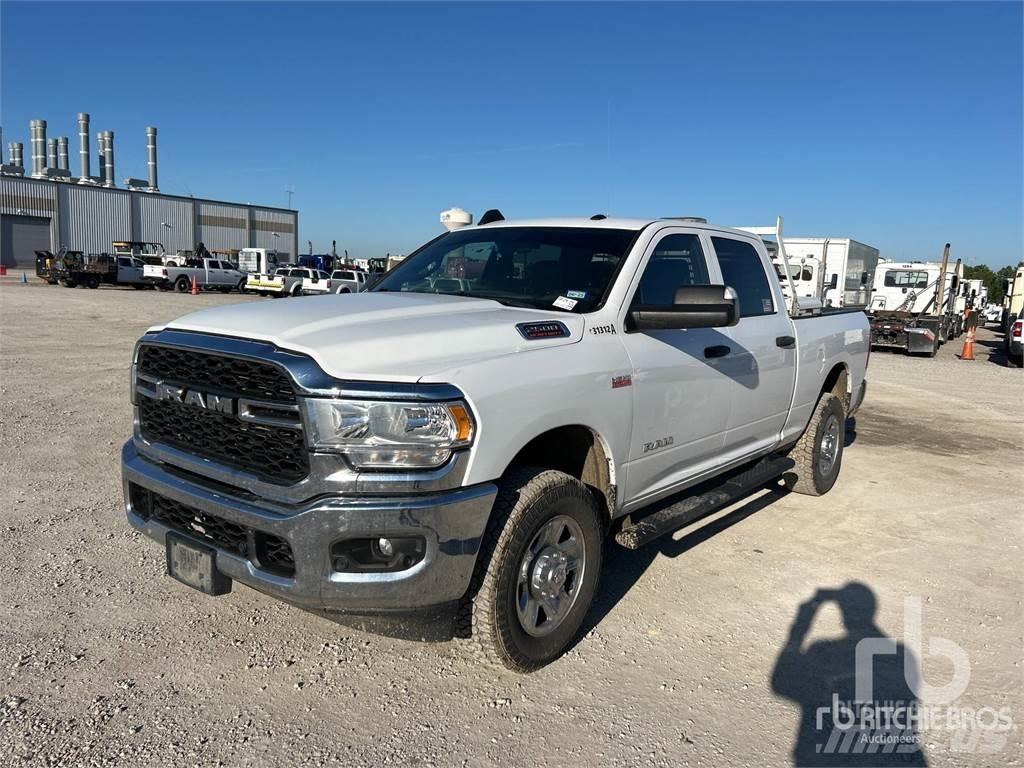 RAM 2500 Bestelwagens met open laadbak