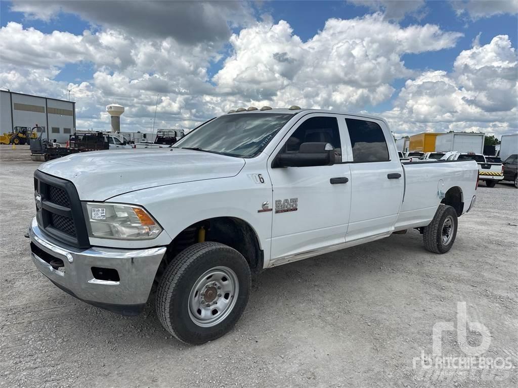 RAM 2500 Bestelwagens met open laadbak