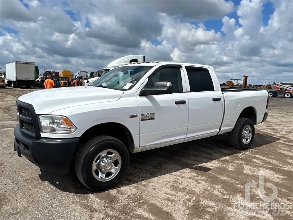 RAM 2500 Bestelwagens met open laadbak