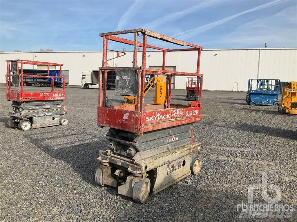 SkyJack SJ3219 Schaarhoogwerkers