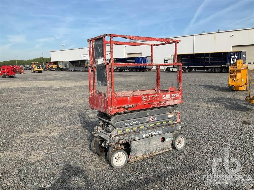 SkyJack SJ3219 Schaarhoogwerkers