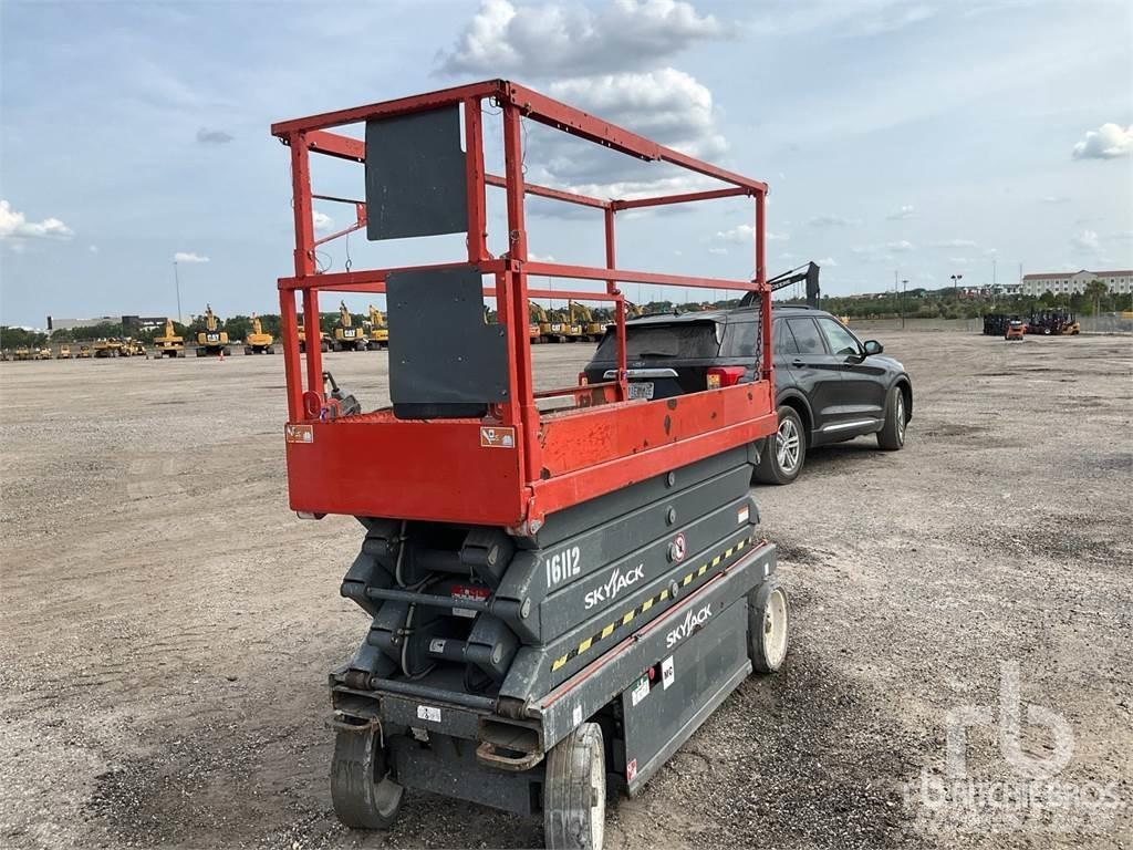 SkyJack SJ3226 Schaarhoogwerkers