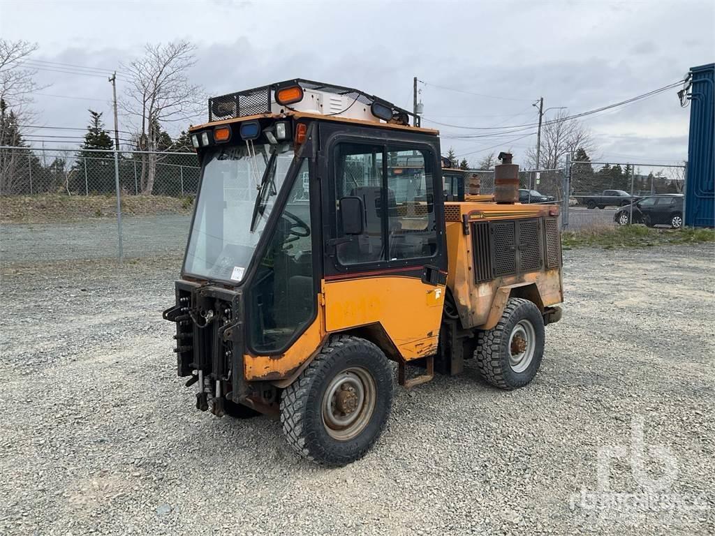 Trackless MT6 Sneeuwschuivers en -ploegen