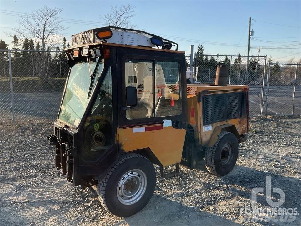 Trackless MT6 Sneeuwschuivers en -ploegen