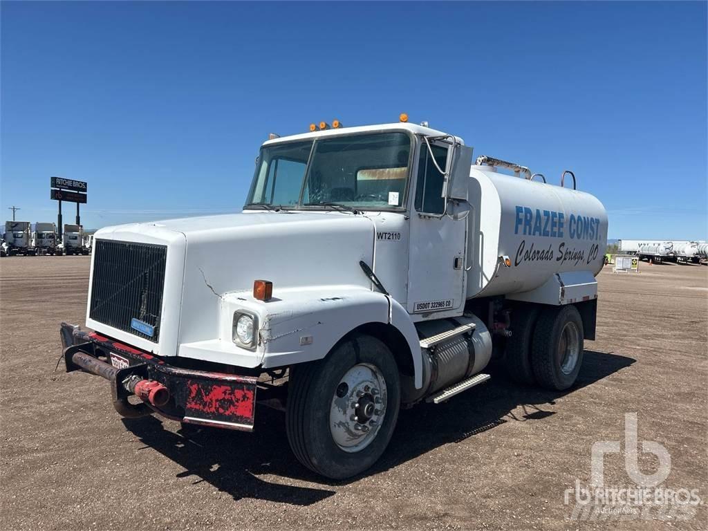 White GMC WG42T Water tankwagens
