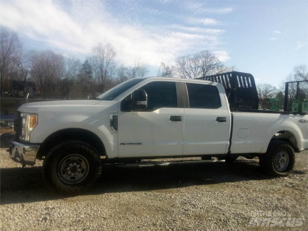 Ford F250 Bestelwagens met open laadbak