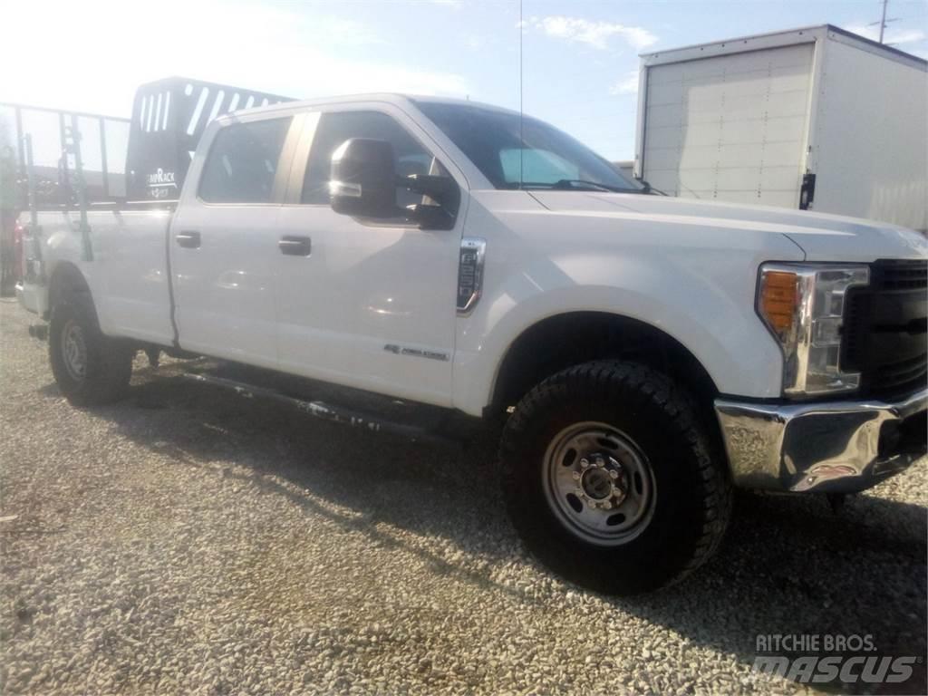 Ford F250 Bestelwagens met open laadbak