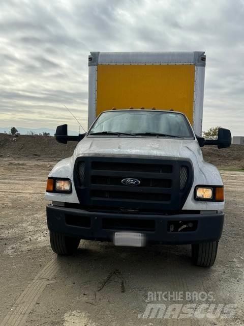 Ford F750 Bakwagens met gesloten opbouw