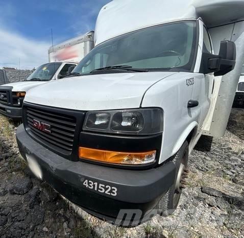 GMC Savana 4500 Bakwagens met gesloten opbouw