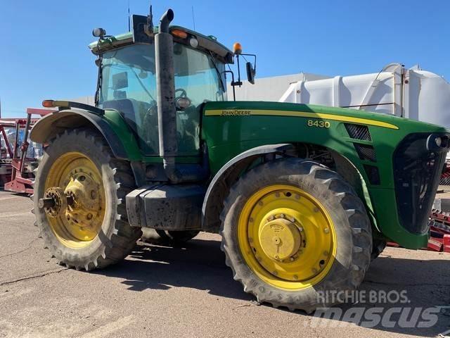 John Deere 8430 Tractoren