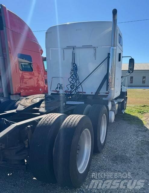 Mack CXU613 Trekkers