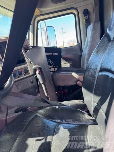 Mack CXU613 Trekkers