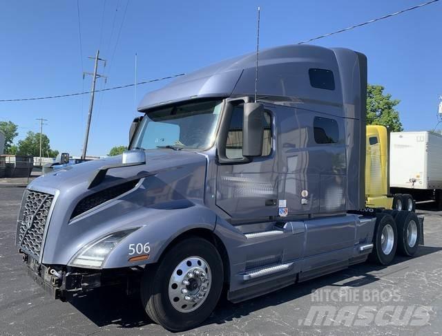 Volvo VNL 760 Trekkers