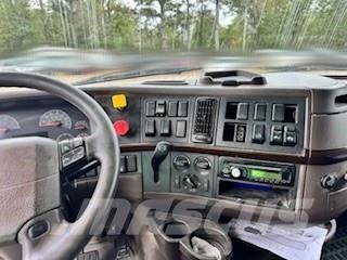Volvo VNL64T780 Trekkers