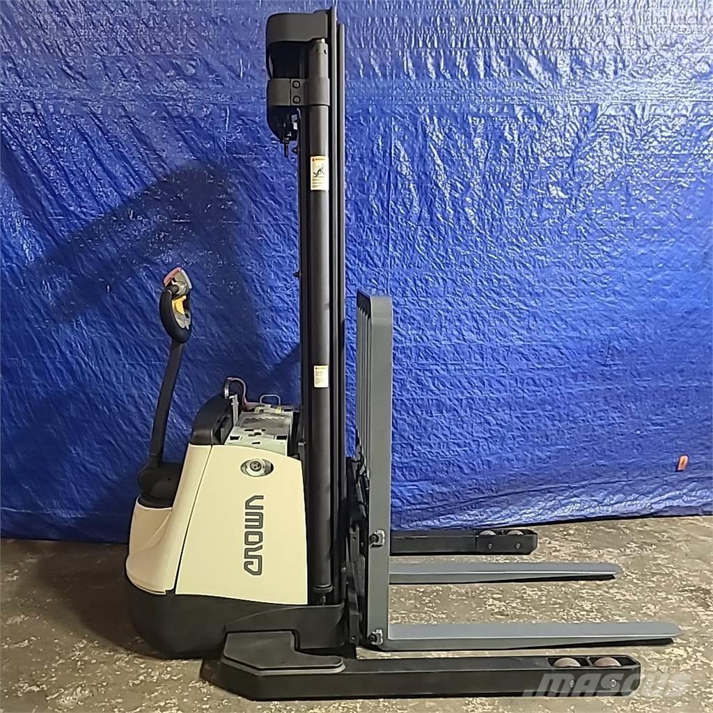Crown SX3000-40 Zelfrijdende stapelaars