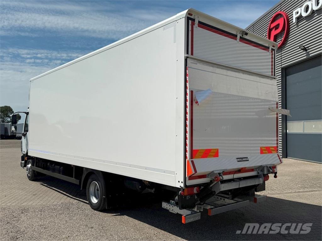 DAF XB230 med lift Bakwagens met gesloten opbouw