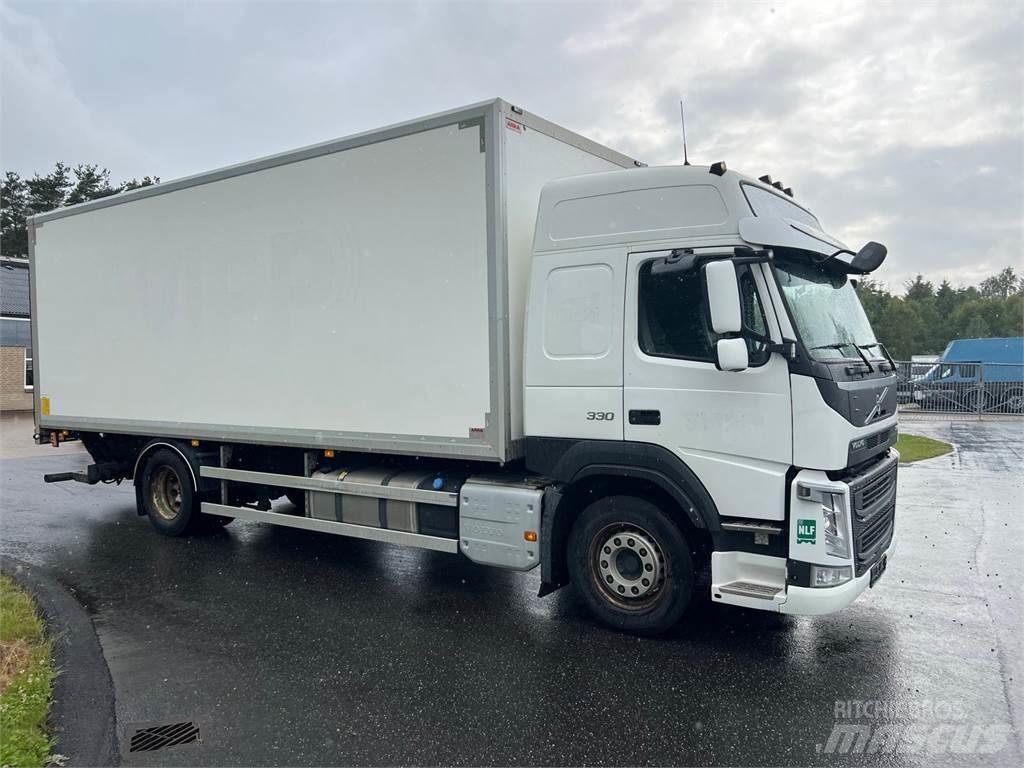 Volvo FM330 Bakwagens met gesloten opbouw