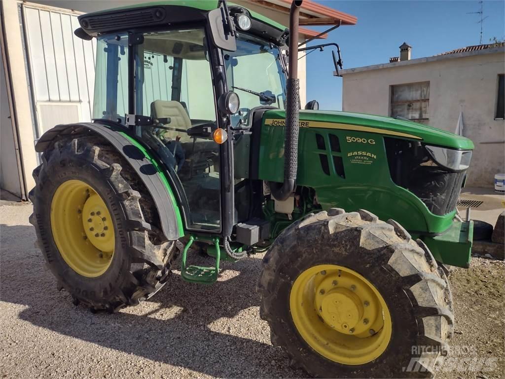 John Deere 5090 G Tractoren