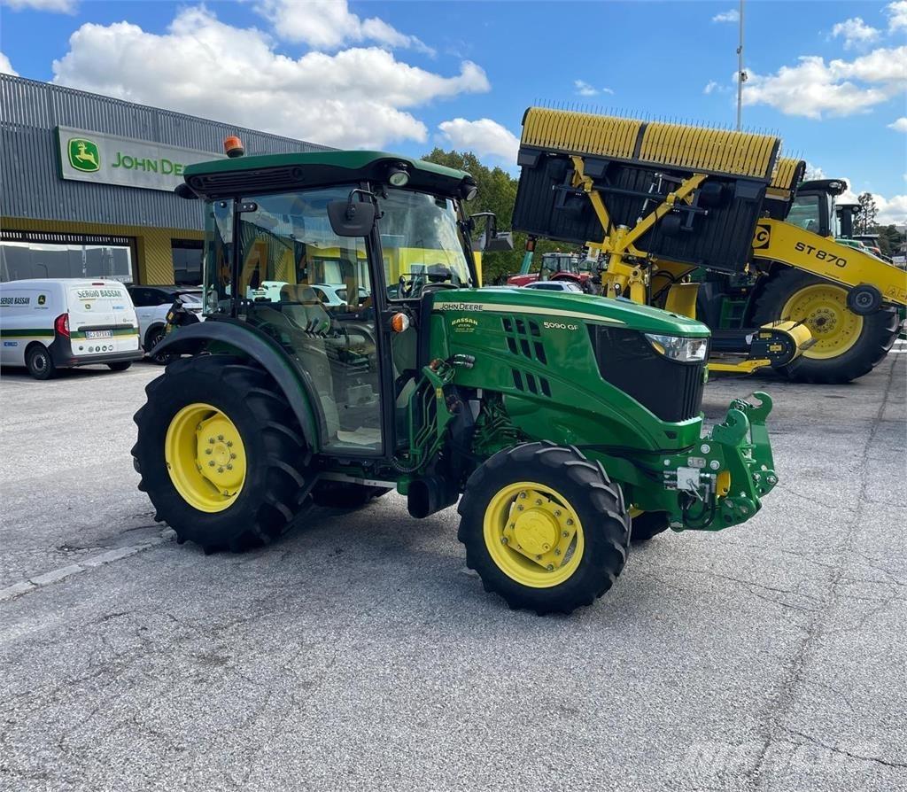 John Deere 5090 GF Tractoren