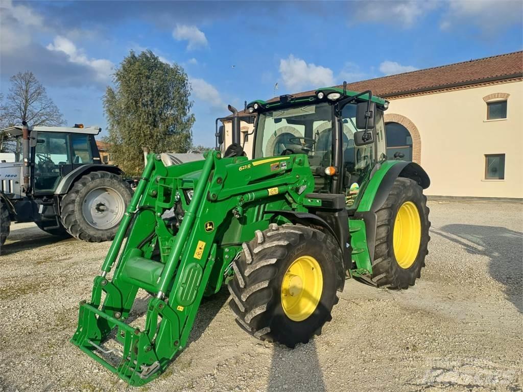 John Deere 6110 R Tractoren