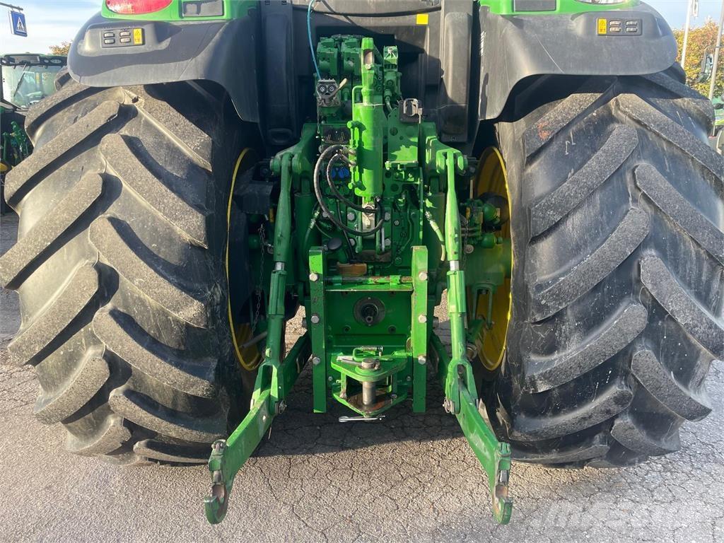 John Deere 6175 R Tractoren