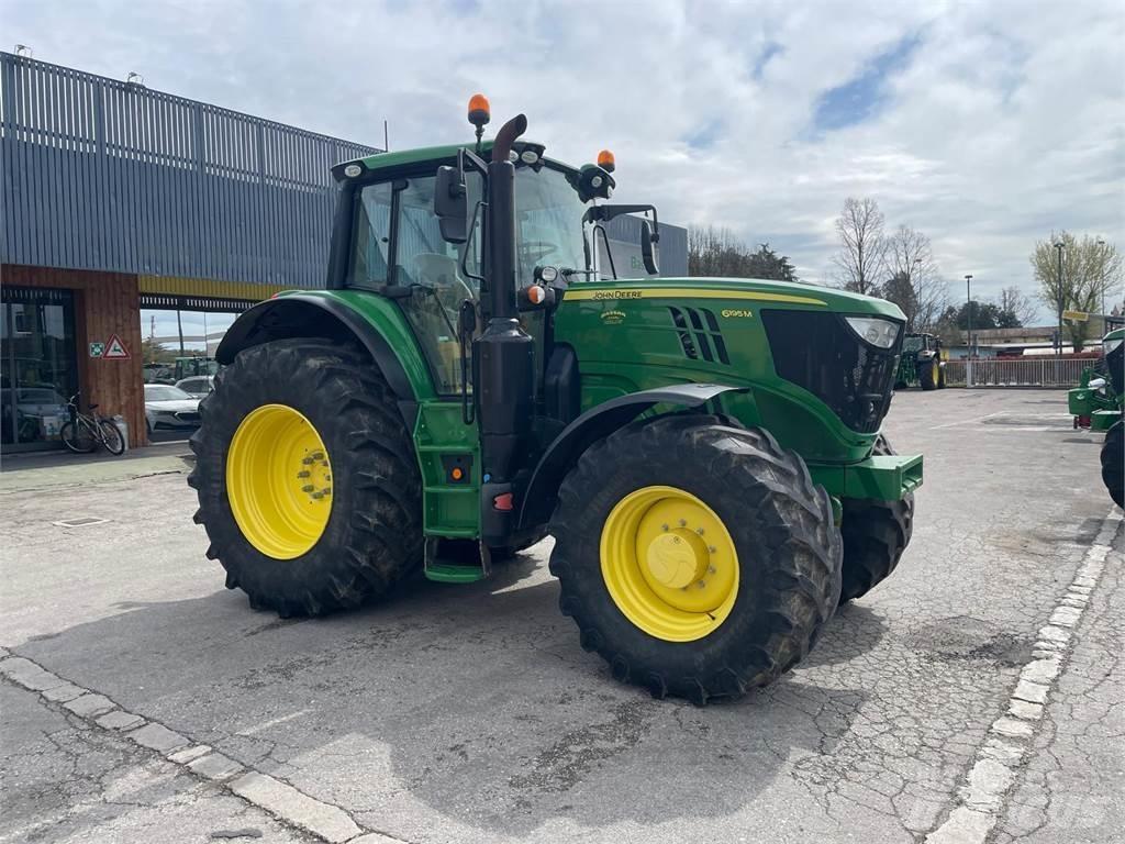 John Deere 6195 M Tractoren