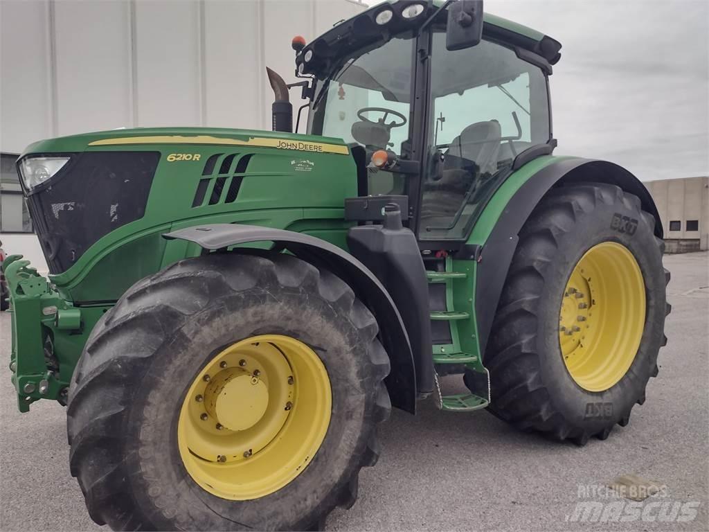 John Deere 6210 R Tractoren