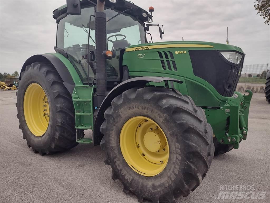 John Deere 6210 R Tractoren