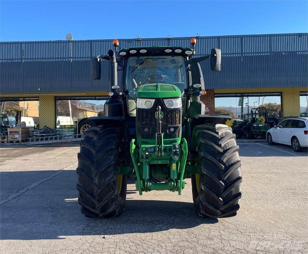 John Deere 6250 R Tractoren