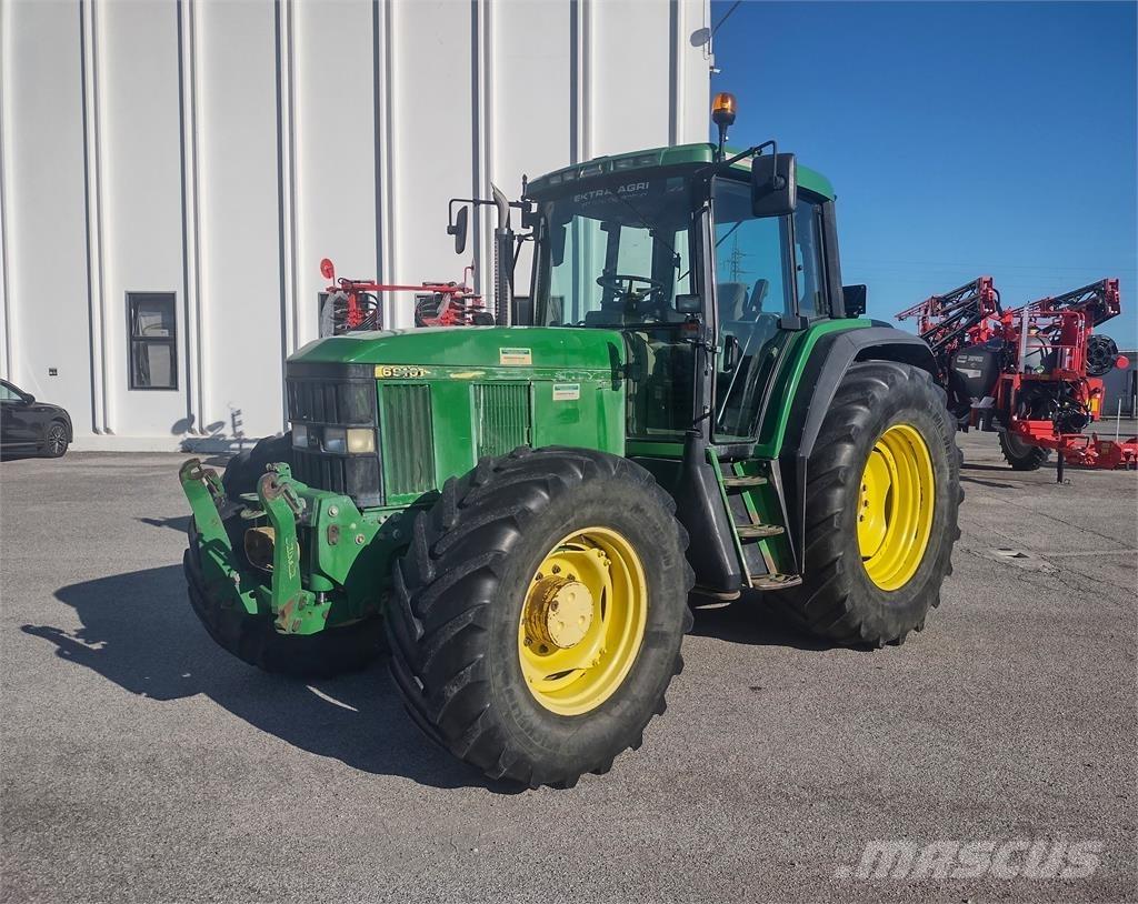 John Deere 6910 S Tractoren