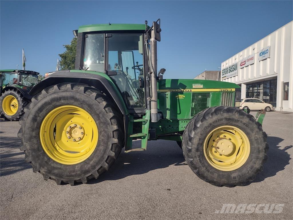 John Deere 6910 S Tractoren