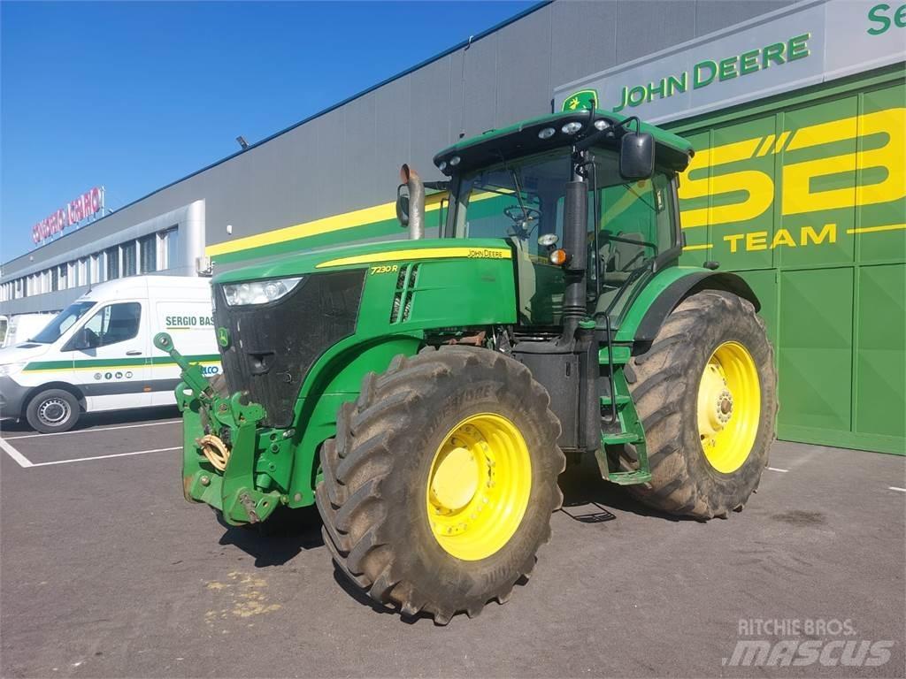 John Deere 7230 R Tractoren