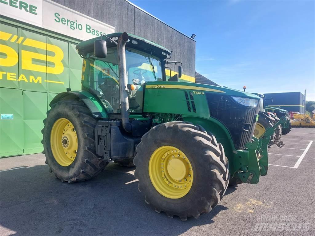 John Deere 7230 R Tractoren
