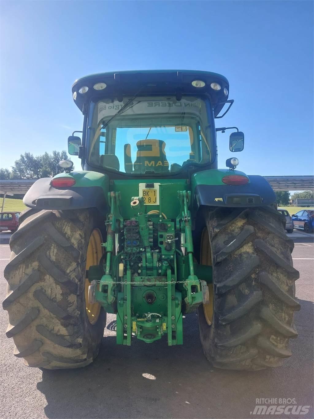 John Deere 7230 R Tractoren