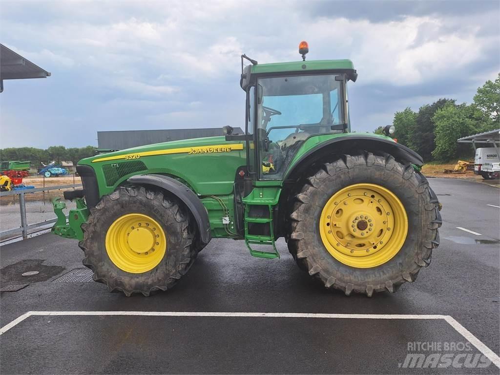 John Deere 8320 Tractoren