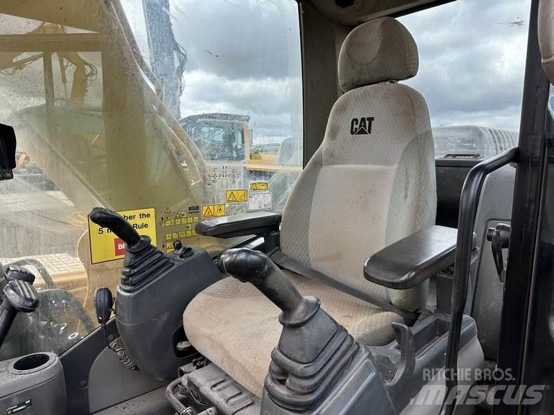 CAT 20T Excavator Rupsgraafmachines