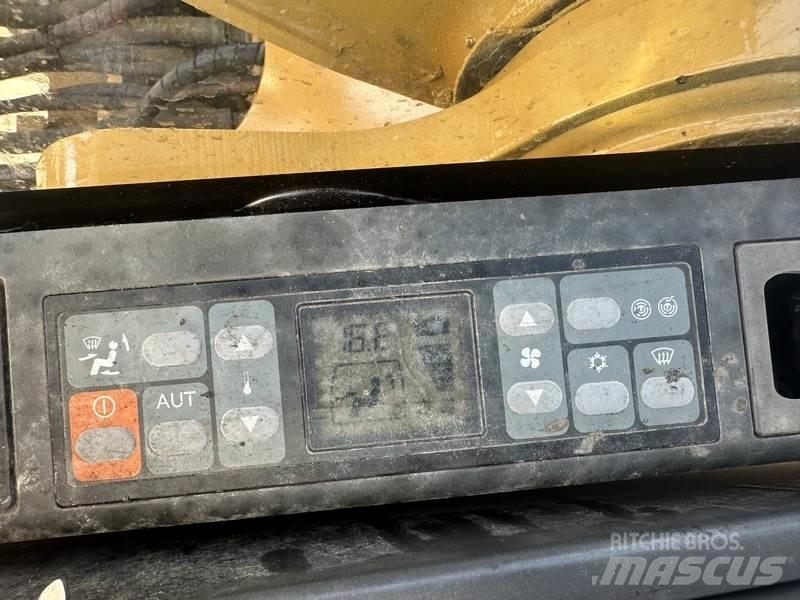 CAT 320 Rupsgraafmachines