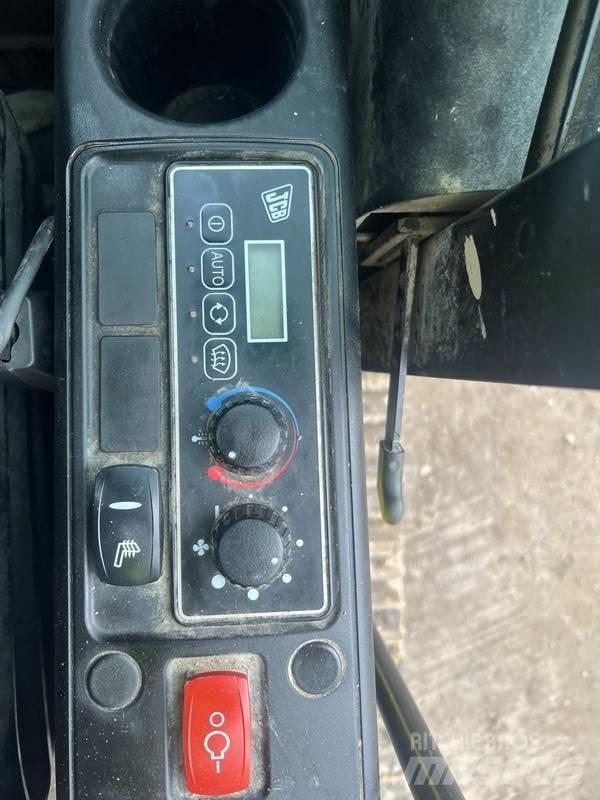 JCB JS145 LC T4 Rupsgraafmachines