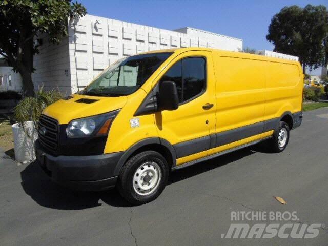 Ford TRANSIT 250 CAR Bakwagens met gesloten opbouw