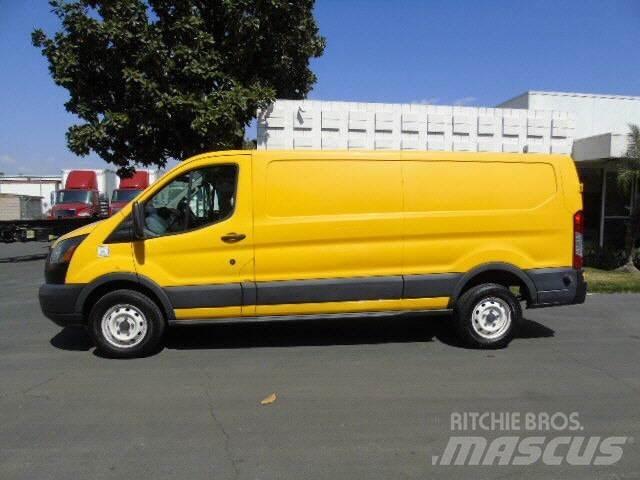 Ford TRANSIT 250 CAR Bakwagens met gesloten opbouw