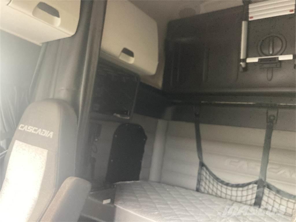 Freightliner  Trekkers