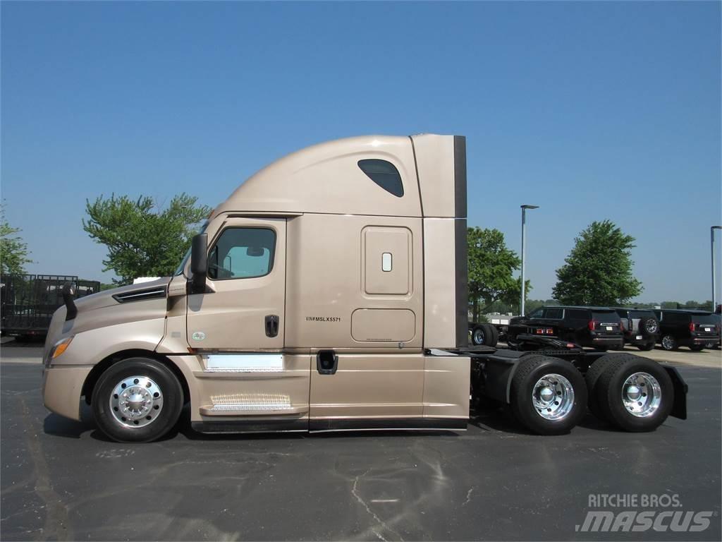 Freightliner CA126SLP Trekkers