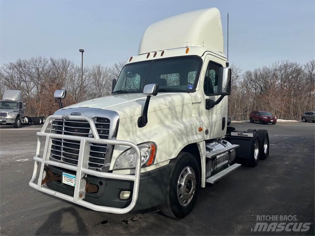 Freightliner Cascadia Trekkers